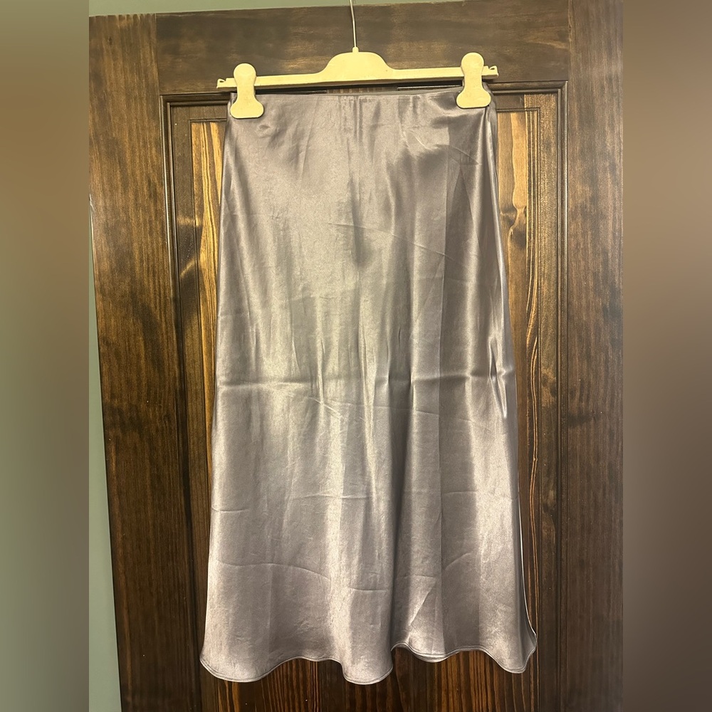 Aritzia Babaton Gray Satin Skirt